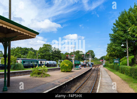 Horsted Keynes Stazione Ferroviaria sulla Bluebell linea ferroviaria, restaurato agli anni trenta periodo, Horsted Keynes, West Sussex, in Inghilterra, Regno Unito Foto Stock