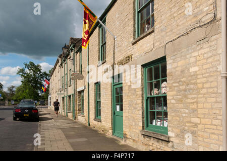 Il coln gallery in high street in fairford, Gloucestershire, Regno Unito Foto Stock