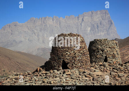 L'alveare tombe di Al-Ayn sono a causa della sua buona condizione e la situazione sul bordo del Jebel Misht (comb montagna) Foto Stock