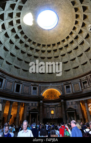 Vista interna del Pantheon in Piazza della Rotonda , roma, Italia. Foto Stock
