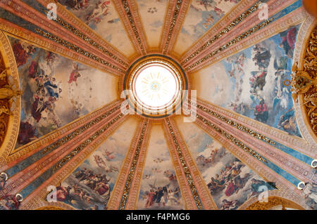 Spagna, Madrid, San Francisco el grande Basilica, Vista interna, soffitto Foto Stock