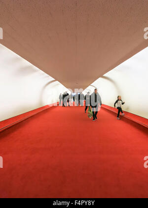 Lo storico TWA Flight Center dell'aeroporto internazionale John F. Kennedy è stato aperto come hotel nel maggio 2019, New York Foto Stock