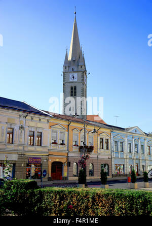Vista del campanile della chiesa riformata, Turda, Tedesco Thornburg, una città di Cluj in Transilvania, Romania Foto Stock