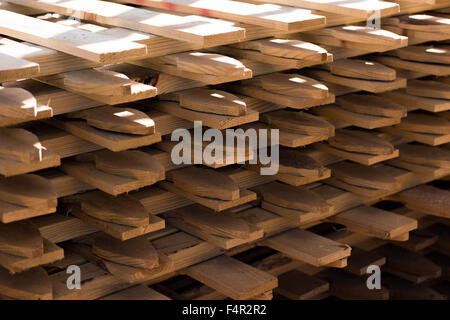 Edificio esterno materiali - legno sezioni di scherma Foto Stock