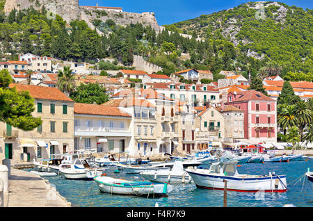 Isola di Hvar waterfront architettura, Dalmazia, Croazia Foto Stock