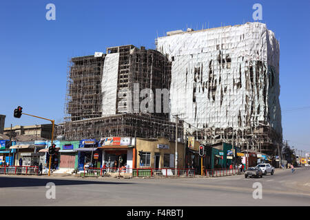 Addis Abeba, nel centro della città, la costruzione di grattacieli Foto Stock