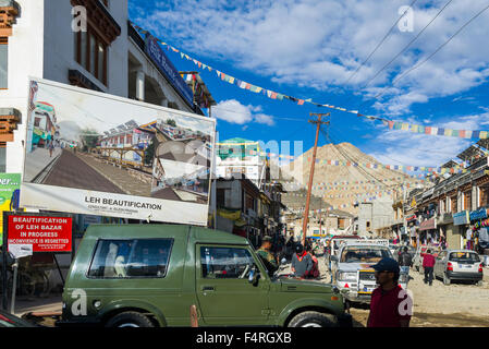 Un poster annuncia la leh abbellimento programma nel Market street Foto Stock