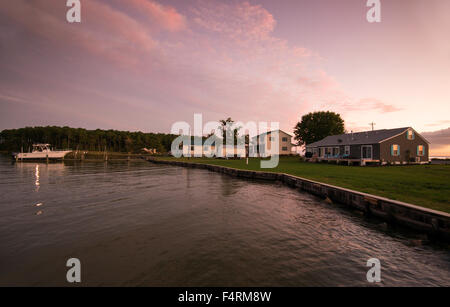 Tramonto sul fiume Choptank sull isola di Tilghman, Talbot County Maryland USA Foto Stock