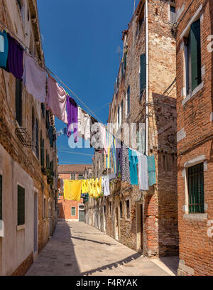 L'Italia, Europa, Venezia, Venezia, Veneto, essiccazione, lavanderia, Calle scudi, Castello Village, estate, Foto Stock