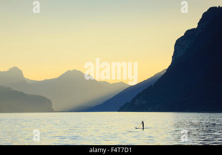 Il tramonto sopra il Walensee, San Gallo, Svizzera Foto Stock