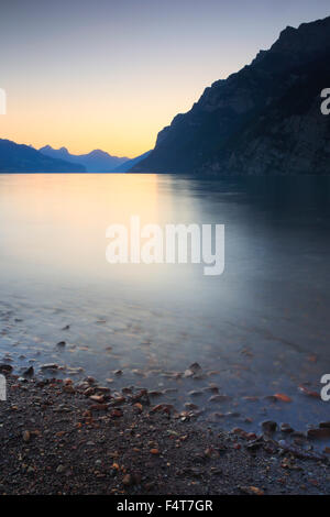 Il tramonto sopra il Walensee, San Gallo, Svizzera Foto Stock