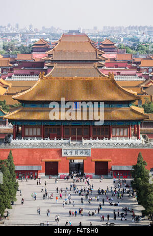 Cina, Pechino, Pechino, Città, la Città Proibita, la porta della Divina maestria dal Parco Jingshan Foto Stock
