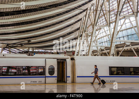 Cina, Pechino, Pechino, Città, Beijing, Pechino, Stazione Ferroviaria Sud Foto Stock