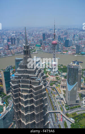 Cina Shanghai City, il quartiere di Pudong, Jinmao building, Fiume Huangpu, Oriental Pearl Tower Foto Stock