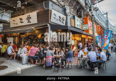 Giappone Tokyo City, Ueno, distretto, off Ameyoko street Foto Stock