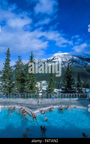 Canada, Alberta, Rockies, Upper Hot Springs, Banff National Park, spa, piscina, hoty molla, inverno Foto Stock