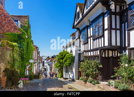 Segale, Sussex. Historic Mermaid Street nella città vecchia, segale, East Sussex, England, Regno Unito Foto Stock