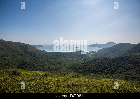 Vista che si affaccia su Tai WAN e Ham Tin spiagge a Sai Kung , nuovi territori Hong Kong Foto Stock