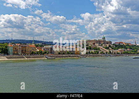 Montagna di Buda, castello, banca promenade, il Danubio, traghetto, traghetti, Foto Stock