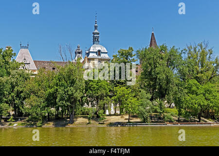 Città di boschetti, Varosliget, Castello Vajdahunyad, Museo dell'agricoltura, oar stagno Foto Stock