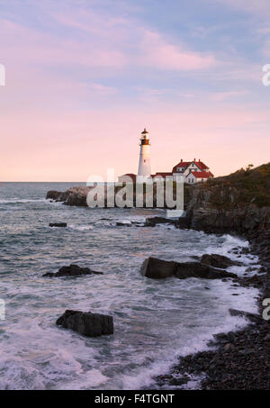 Portland Head Lighthouse, il più antico faro del Maine, Cape Elizabeth, Maine, Stati Uniti d'America Foto Stock