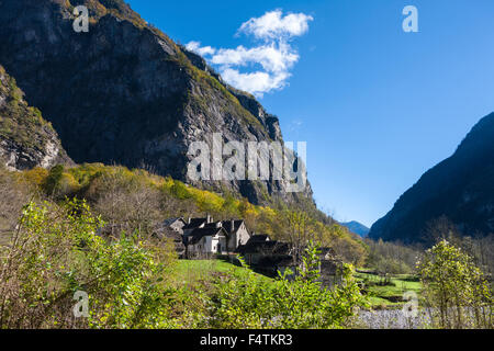 Rosed, Svizzera Canton Ticino, Val Bavona, villaggio, case di pietra Foto Stock