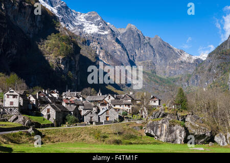 Sonlert, Svizzera Canton Ticino, Val Bavona, villaggio, case di pietra Foto Stock