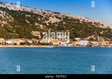 La baia e il porto di Baska, Krk, baia di Kvarner Adria, Croazia, Foto Stock