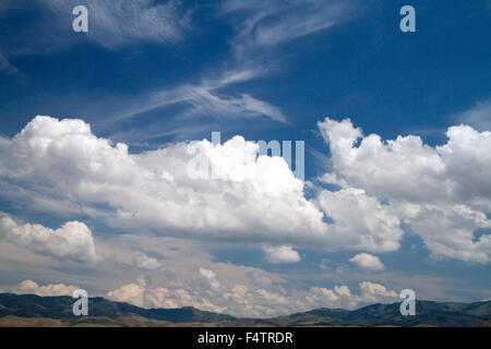 Cumulus nubi nel cielo sopra di Boise, Idaho, Stati Uniti d'America. Foto Stock