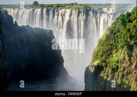LIVINGSTONE, Zambia, AFRICA - Victoria Falls (Mosi-oa-Tunya) , mondi più grande cascata , sul fiume Zambesi Foto Stock