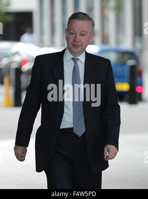 Londra, UK, 13 Sep 2015: Michael Gove, politico conservatore, Lord Cancelliere e segretario di Stato arriva per la BBC e Foto Stock