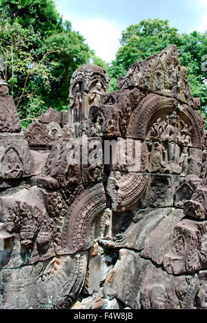 La giungla nascosto tempio ta prohm nei pressi di Angkor Wat in Siem Reap,la Cambogia è uno dei più affascinanti luoghi sul pianeta terra. Foto Stock