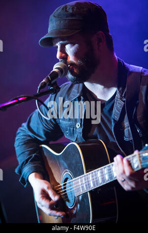 Milano Italia. 22 ottobre 2015. L'Americano blues rock band il record di società si esibisce dal vivo sul palco all'Alcatraz apertura della mostra di Blackberry credito Fumo: Rodolfo Sassano/Alamy Live News Foto Stock