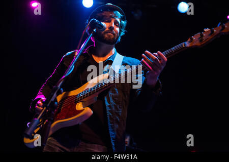 Milano Italia. 22 ottobre 2015. L'Americano blues rock band il record di società si esibisce dal vivo sul palco all'Alcatraz apertura della mostra di Blackberry credito Fumo: Rodolfo Sassano/Alamy Live News Foto Stock