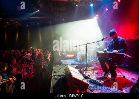 Milano Italia. 22 ottobre 2015. L'Americano blues rock band il record di società si esibisce dal vivo sul palco all'Alcatraz apertura della mostra di Blackberry credito Fumo: Rodolfo Sassano/Alamy Live News Foto Stock