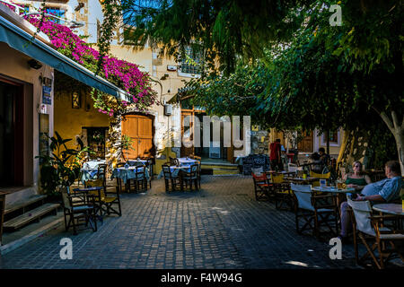 Una taverna nel vecchio Chania, Creta. Foto Stock