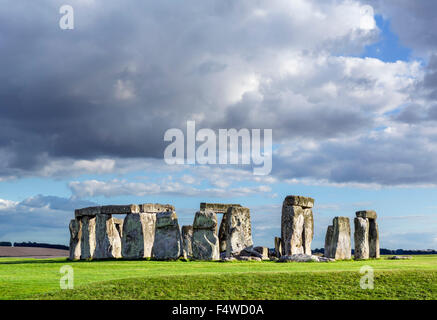 Stonehenge, vicino a Amesbury, Wiltshire, Inghilterra, Regno Unito Foto Stock