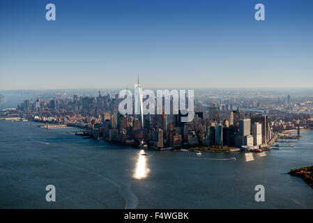 Ripresa aerea di Manhattan, guardando verso il Quartiere Finanziario di New York City STATI UNITI D'AMERICA Foto Stock