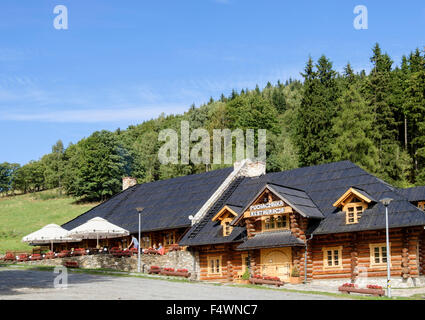 Ristorante Puchaczowka in Czarna Gora (Montagna Nera) ski resort in Snieznicki Park Krajobrazowy. Klodzko Bassa Slesia Polonia Foto Stock