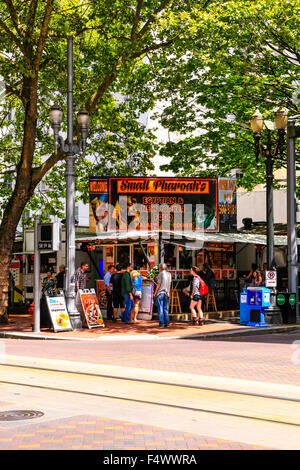 Alcuni dei 500 fast food i produttori che offrono una selezione diversificata nella città di Portland Oregon Foto Stock