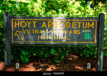 Hoyt Arboretum Vietnam Veterans Memorial sign in Washington Park, Portland Oregon Foto Stock