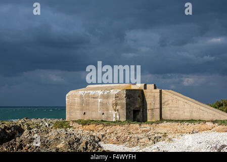 La speciale struttura (SK) searchlight bunker a Cap de la Hague, Cotentin penisola, Bassa Normandia, Francia Foto Stock