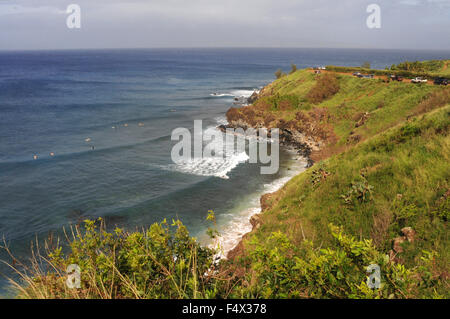 Paesaggio tra Kahakuloa Honokohau y. Maui. Hawaii. Testa di Kahakuloa e minore Pu'u Kahlui-anapa come visto da ovest ma Foto Stock