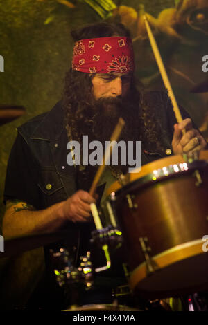 Milano Italia. 22 ottobre 2015. La statunitense Southern country-rock band fumo BLACKBERRY esegue dal vivo sul palco all'Alcatraz durante il "Azienda tutte le rose Tour' Credito: Rodolfo Sassano/Alamy Live News Foto Stock