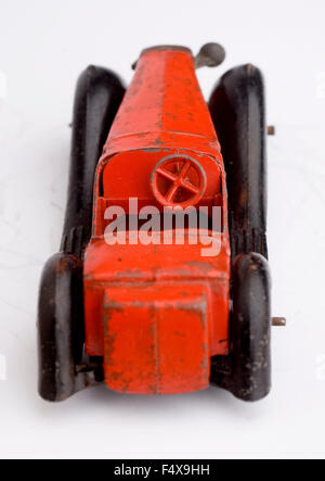 Vintage rosso modello dinky auto. ripresa posteriore, ben utilizzati, British Salmson Foto Stock