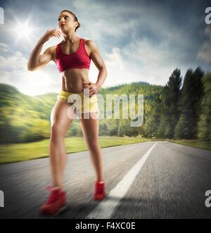 Treno che corre Foto Stock