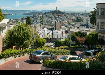 Lombard St zig-zag, San Francisco, California, Stati Uniti d'America Foto Stock