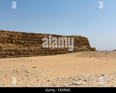 Mastabat al-Faroun la IV dinastia di piramide di Shepseskaf a sud di Sakkara, Basso Egitto Foto Stock