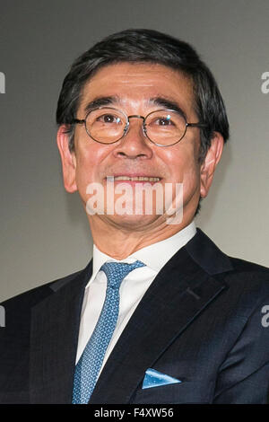 Tokyo, Giappone. 24 ott 2015. Attore Koji Ishizaka assiste una fase il messaggio di saluto per il film " La donna in oro'' al TOHO cinema di Roppongi il 24 ottobre 2015, Tokyo, Giappone. Il film sarà rilasciato in giapponese teatri il 27 novembre. Lo screening è parte della XXVIII Tokyo International Film Festival che è uno dei più grandi festival di cinema in Asia e si svolge da ottobre 22 al sabato 31. Credito: Rodrigo Reyes Marin/AFLO/Alamy Live News Foto Stock