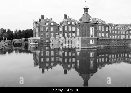 Nordkirchen, Germania. Il 24 ottobre 2015. Autunno a "Versailles di Westfalia", il favoloso palazzo barocco Schloss Nordkirchen Foto Stock